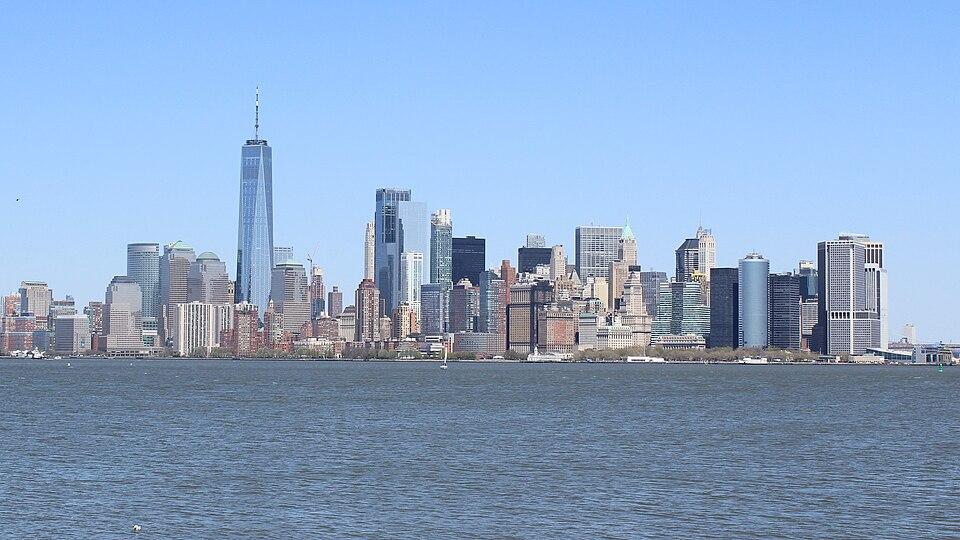 SUA — imagine ilustrativă: Lower Manhattan, New York skyline from Liberty Island 2021.jpg
