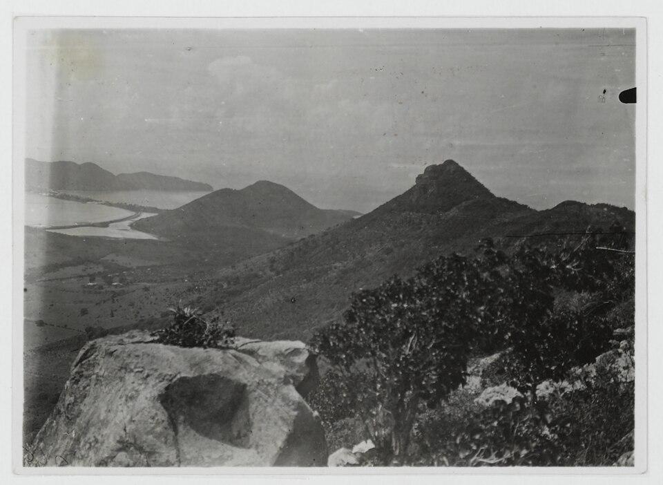 St. Maarten — imagine ilustrativă: Sentry Hill op Sint Maarten, KITLV 9978.tiff