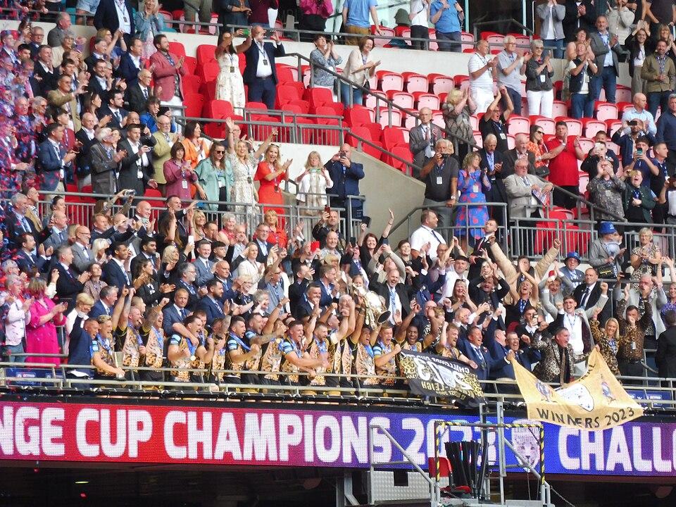 premieri — imagine ilustrativă: 2023 Challenge Cup Final Trophy Lift.jpg
