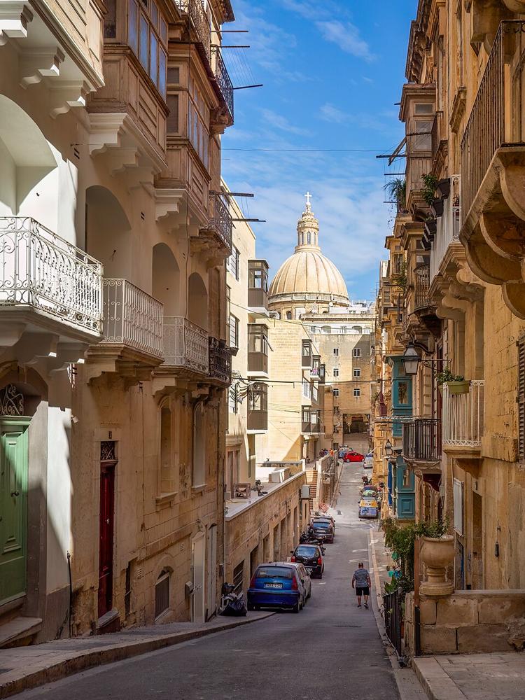 Malta — imagine ilustrativă: Saint Patrick's Street Valletta (70394).jpg