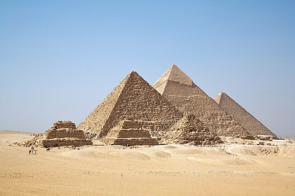 Egipt — imagine ilustrativă: All Gizah Pyramids.jpg