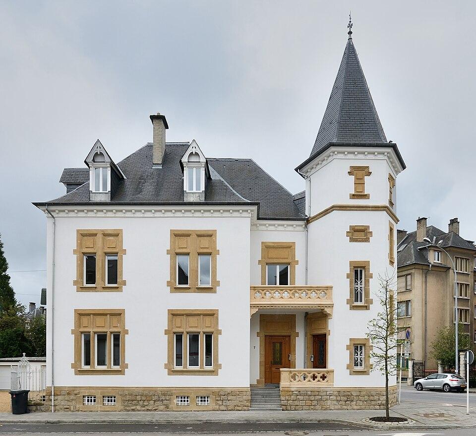 Luxemburg — imagine ilustrativă: Luxembourg City 7 rue du Fort Rheinsheim front.jpg