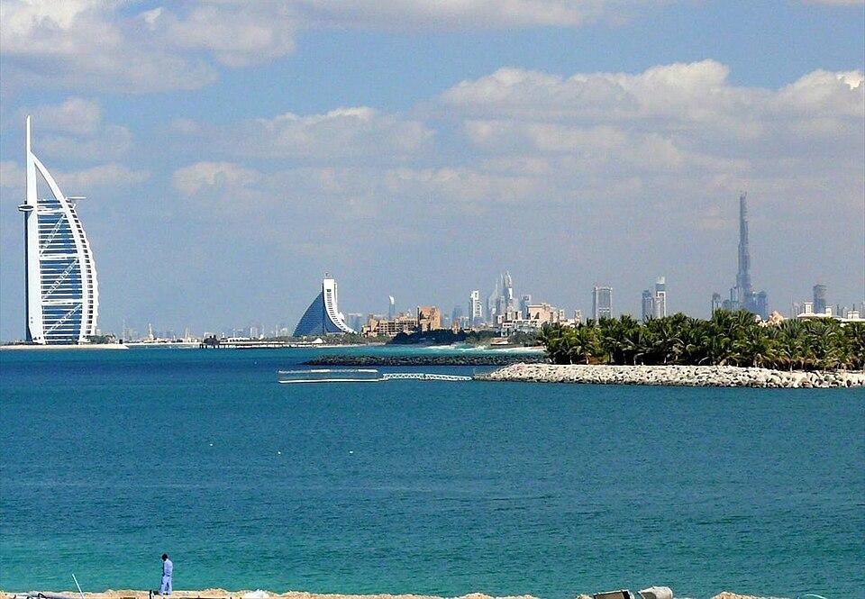 Dubai — imagine ilustrativă: Dubai Skyline on 10 January 2008.jpg