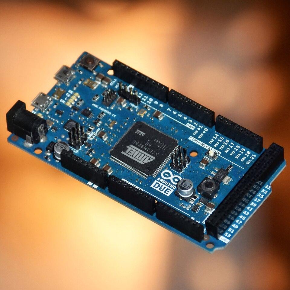 tehnologie — imagine ilustrativă: Arduino Due Circuit Board.jpg