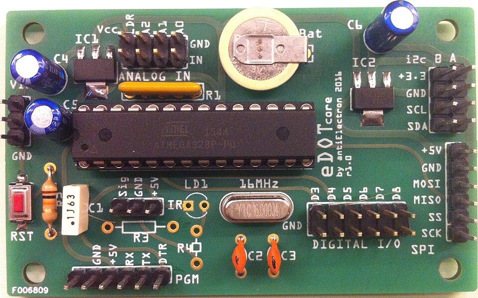 tehnologie — imagine ilustrativă: EDOTcore R.1.0 - ATmega328P-PU Arduino compatible board with embedded DS3231 RTC.jpg