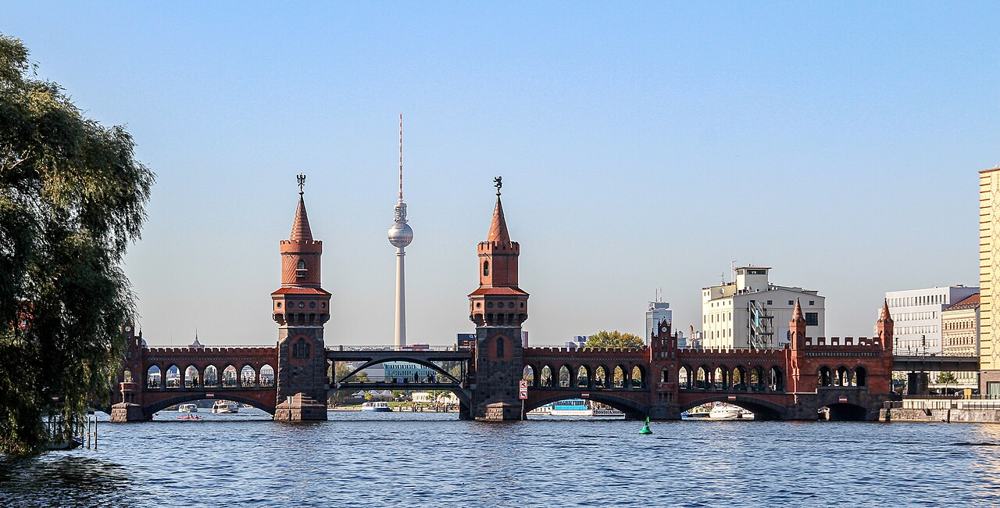 Berlin, Oberbaumbrücke -- 2011 -- 2282.jpg