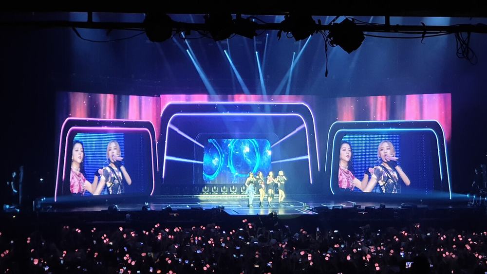 20190518 Blackpink Amsterdam concert 21.jpg